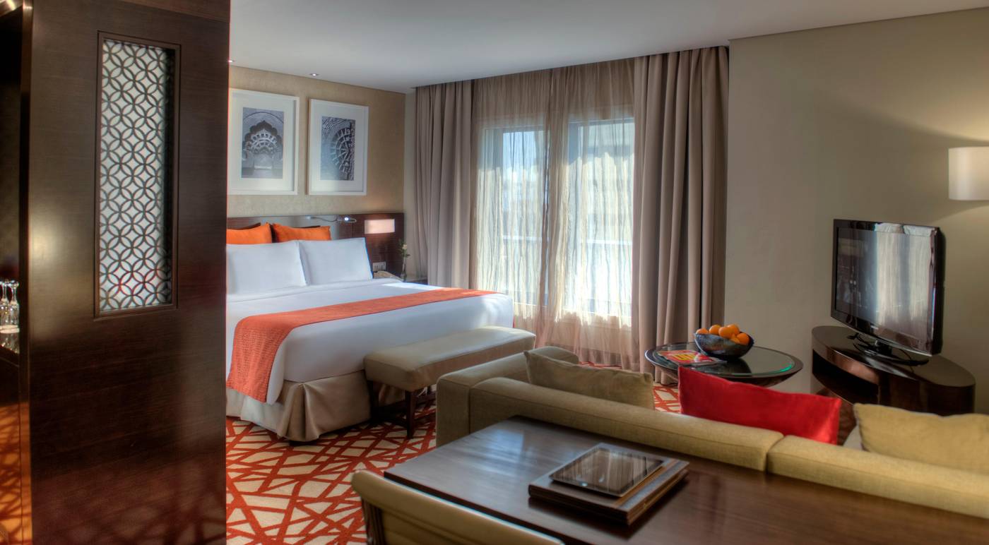 Hotel-Crowne-Plaza-Deira-Room-17