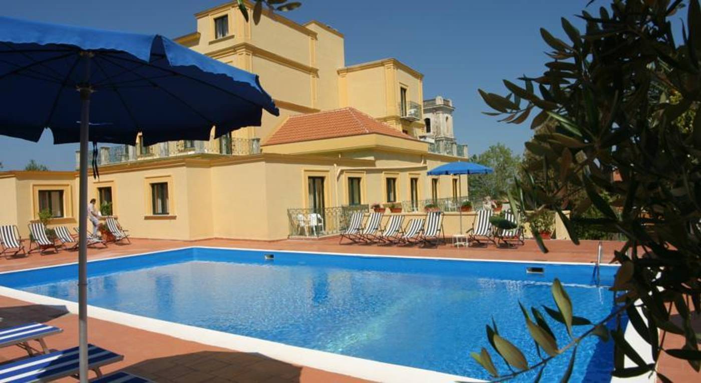 Villa-Igea-Pool-3