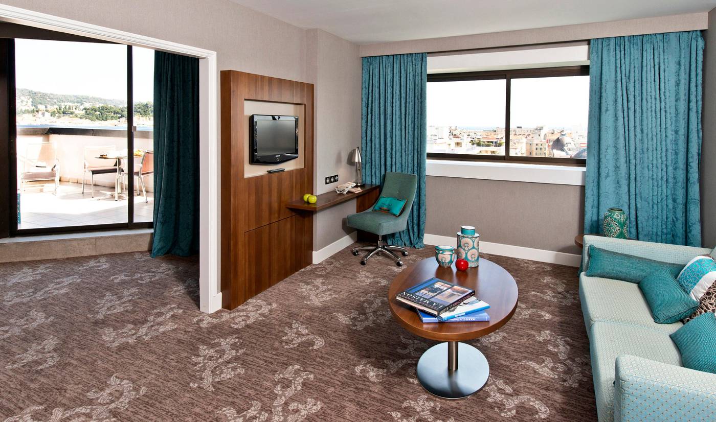 Holiday-Inn-Nice-Room-20