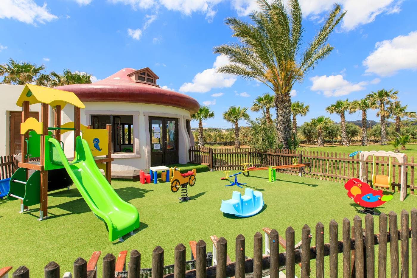 Sovereign-Beach-Hotel-Sports-and-Entertainment-68