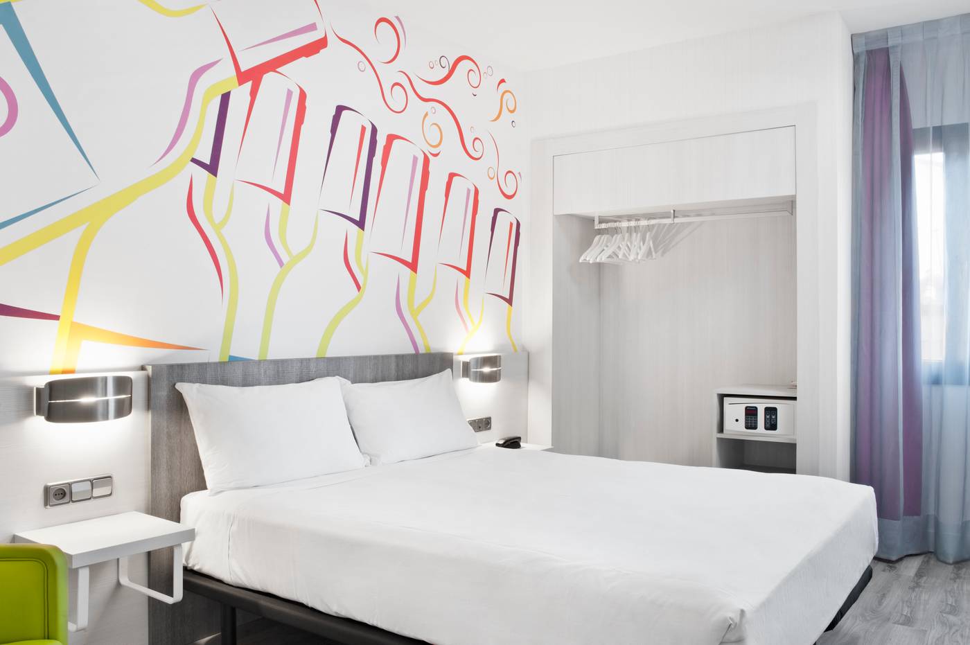 Ibis-Styles-Madrid-Prado-Room-21