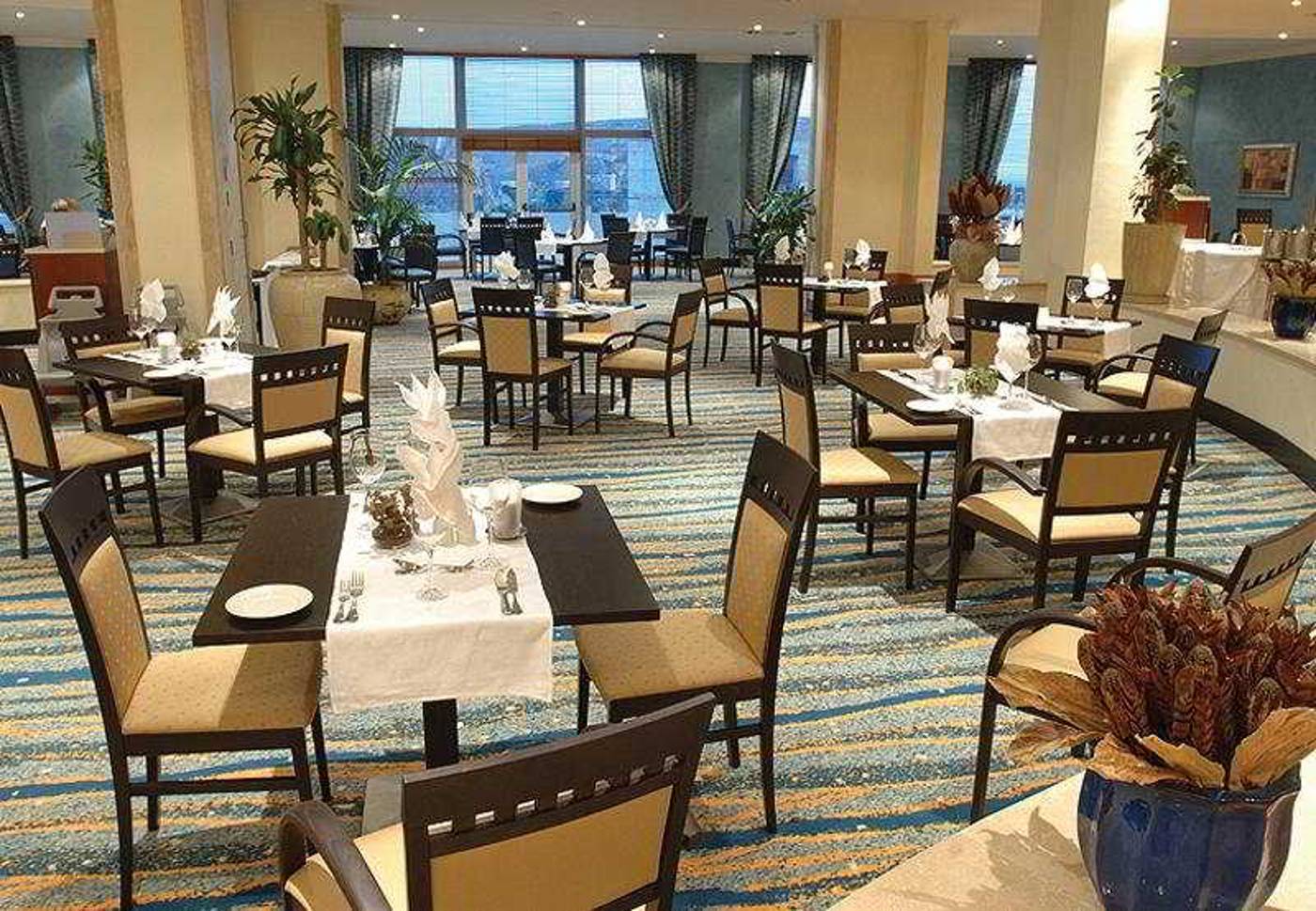 Radisson-Blu-Resort---Spa-Golden-Sands-Restaurant-60