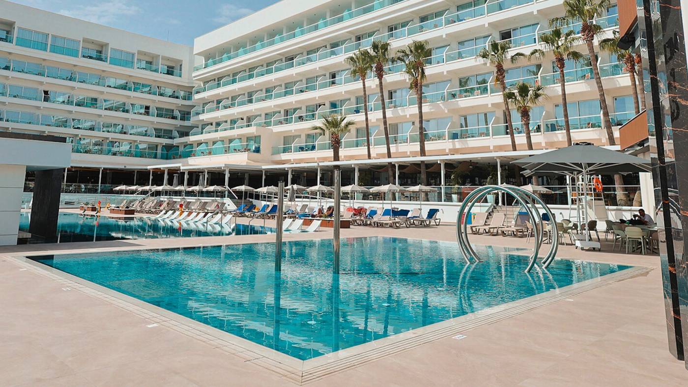 Cavo-Maris-Beach-Pool-2