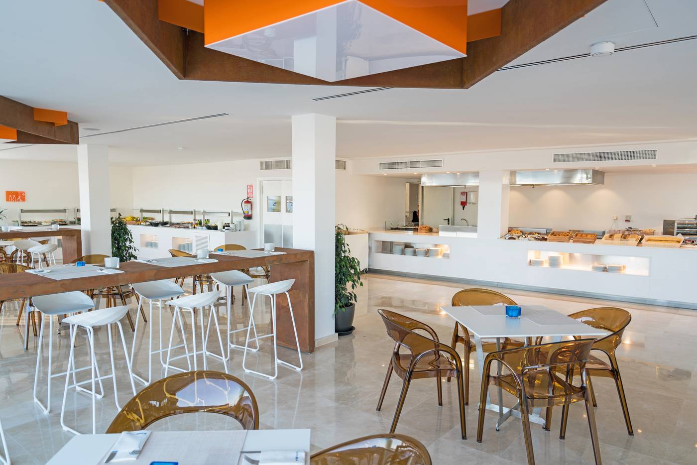 THB-Naeco-Ibiza-Class-Restaurant-32