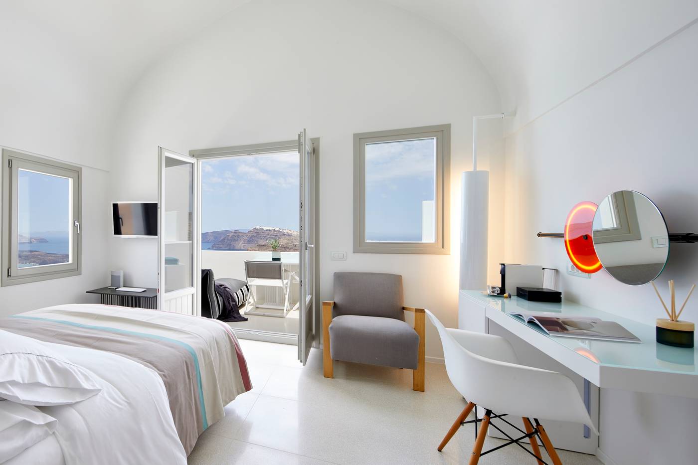 Alti-Santorini-Suites-Room-8