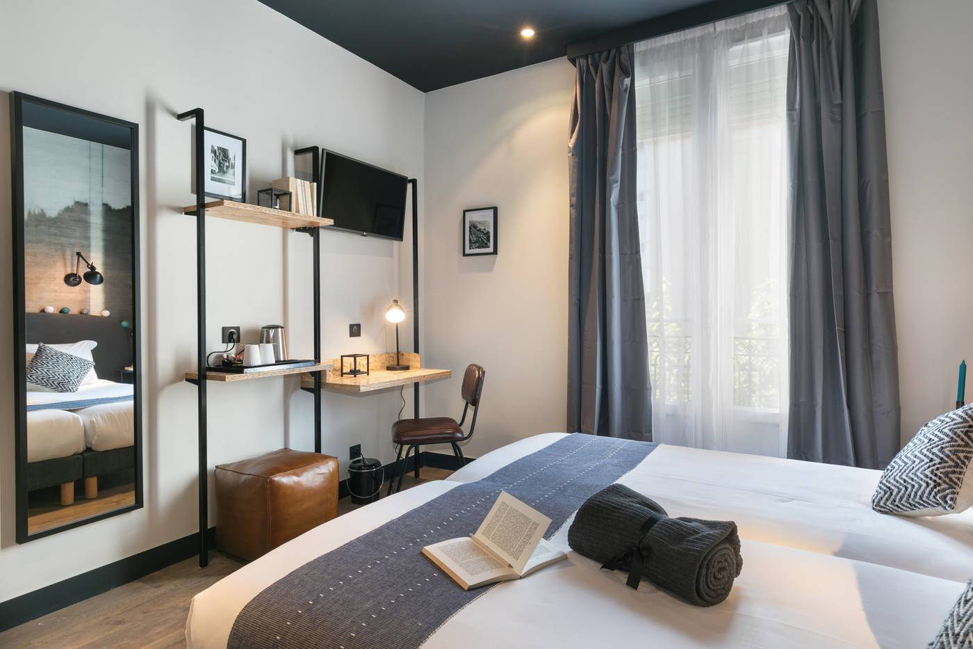 Best-Western-So-Co-by-HappyCulture-Room-4