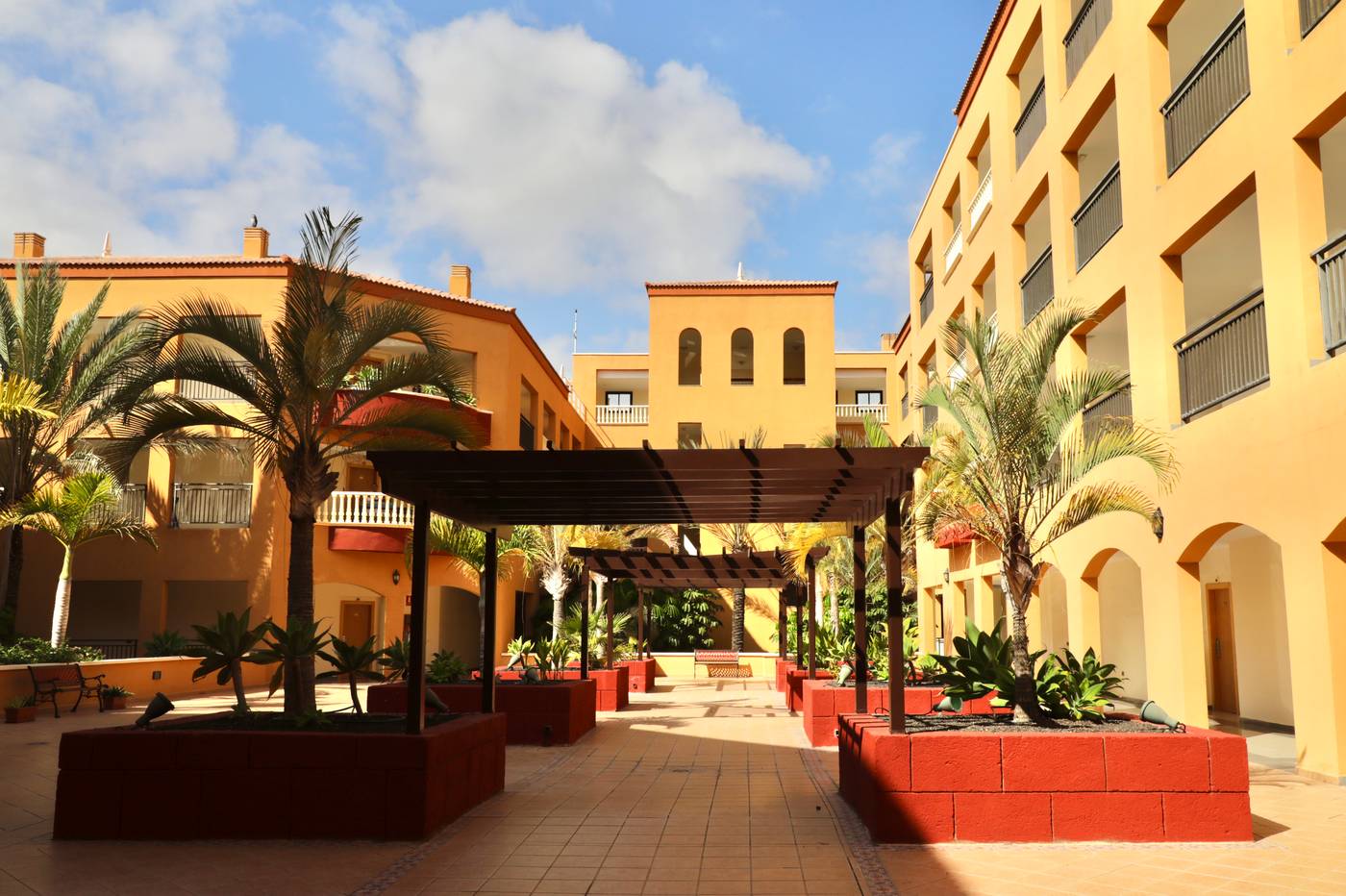 Grand-Muthu-Golf-Plaza-Hotel---Spa-General-view-6