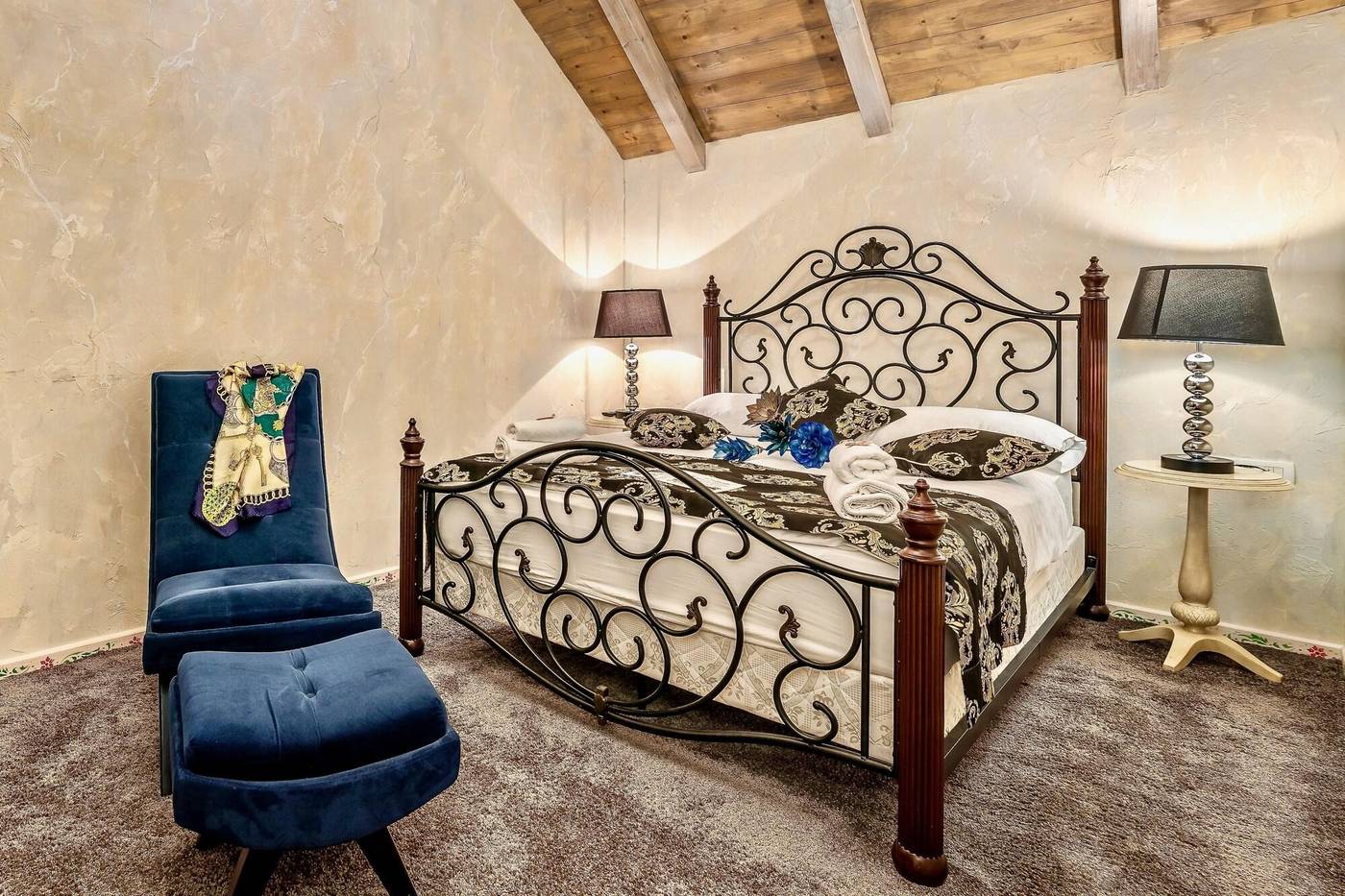 Historic-Plaza-Varos-Split-Room-32