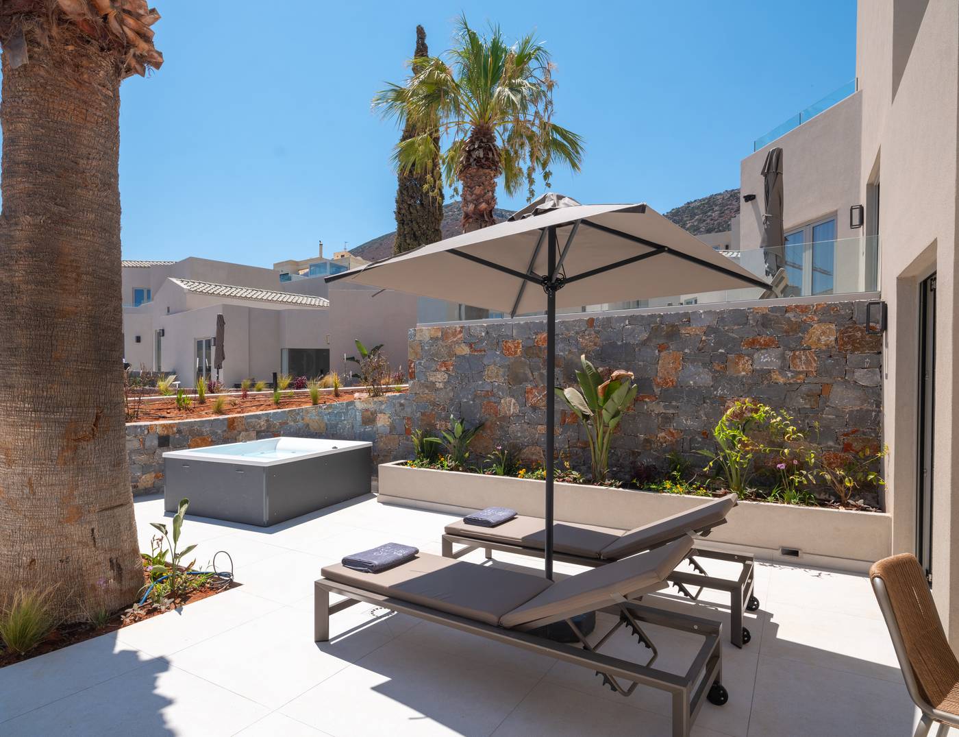 Galaxy-Suites-Boutique-Resort---Adults-Only-13--Room-17