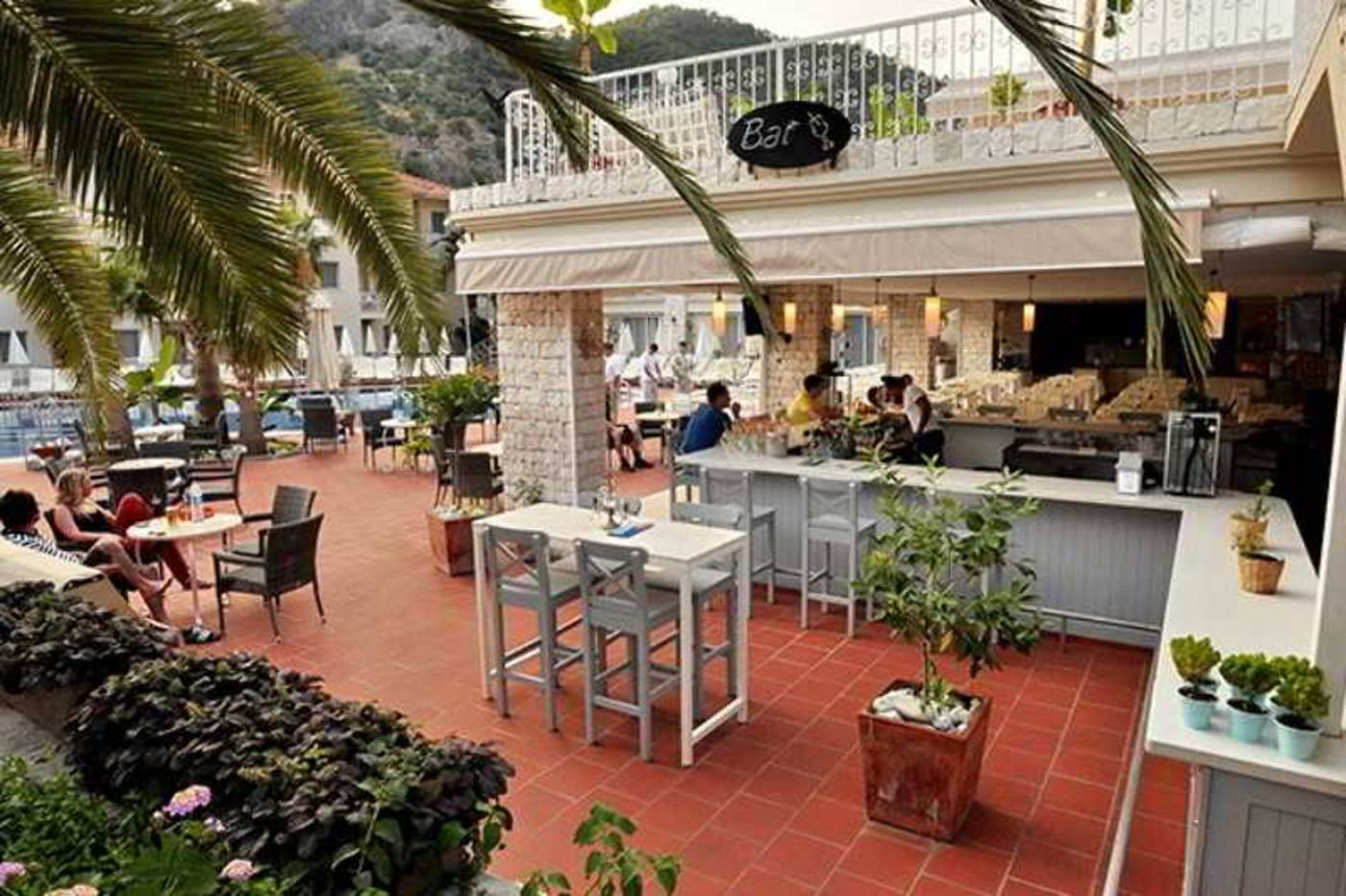 The-Blue-Lagoon-Hotel-Bar-9