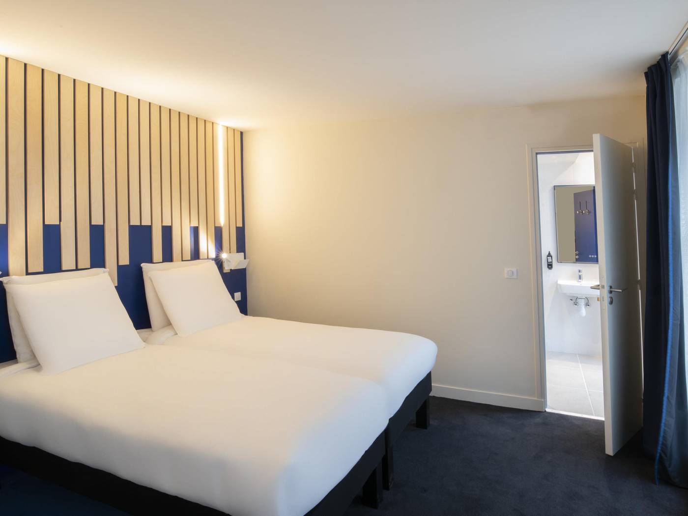 ibis-Styles-Paris-Opera-Lafayette-Room-26