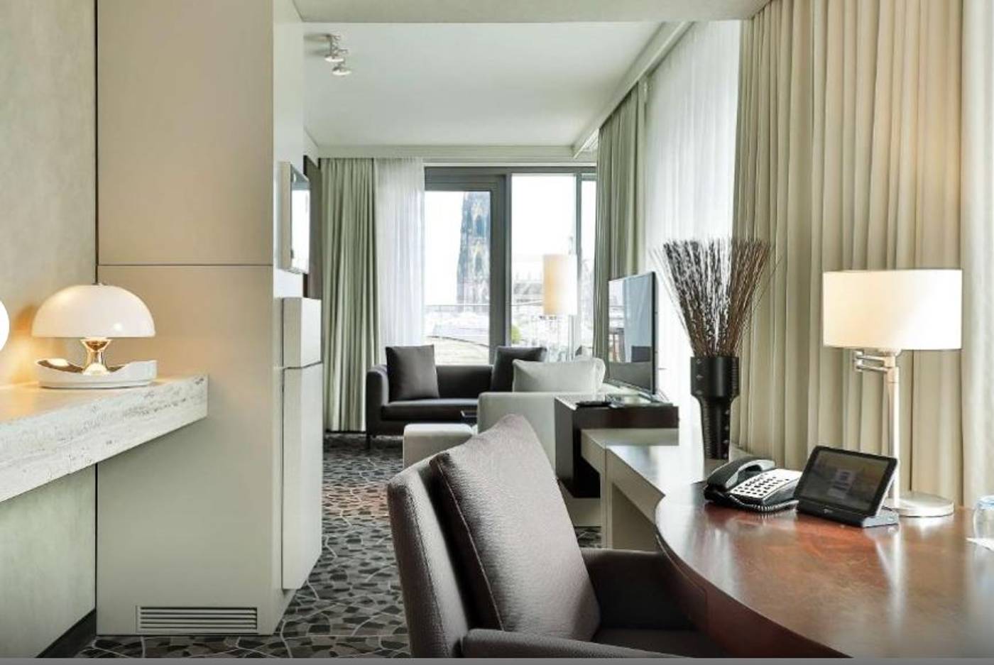 Dorint-Hotel-am-Heumarkt-Koln-Room-23