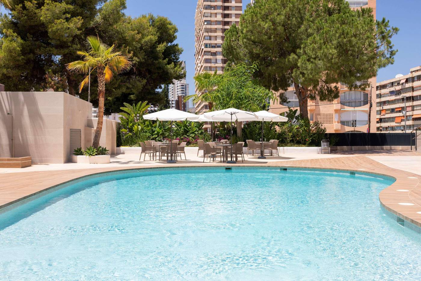 Apartamentos-Halley-Affiliated-By-Melia-Pool-2