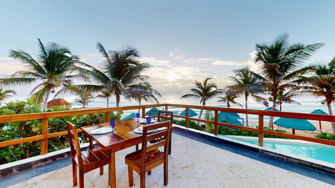 The-Pyramid-at-Grand-Oasis-Restaurant-91