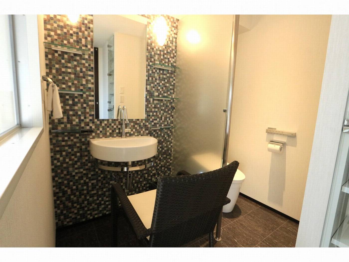 Hotel Livemax Higashi-Ginza-Japan-Tokyo-Room-8