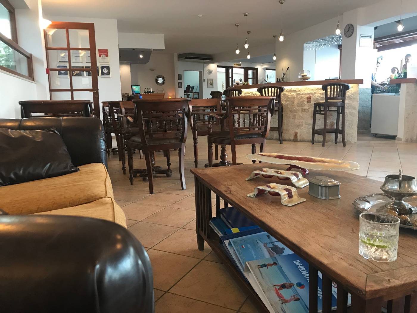 Amazones-Village-Suites-Lobby-29