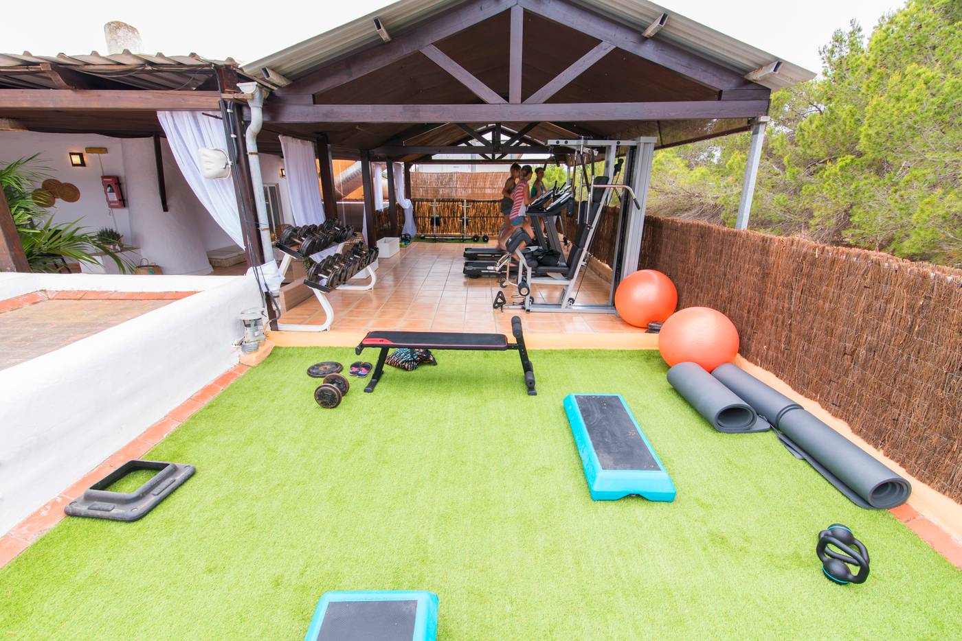 Azuline-Club-Cala-Martina-Ibiza-Sports-and-Entertainment-73