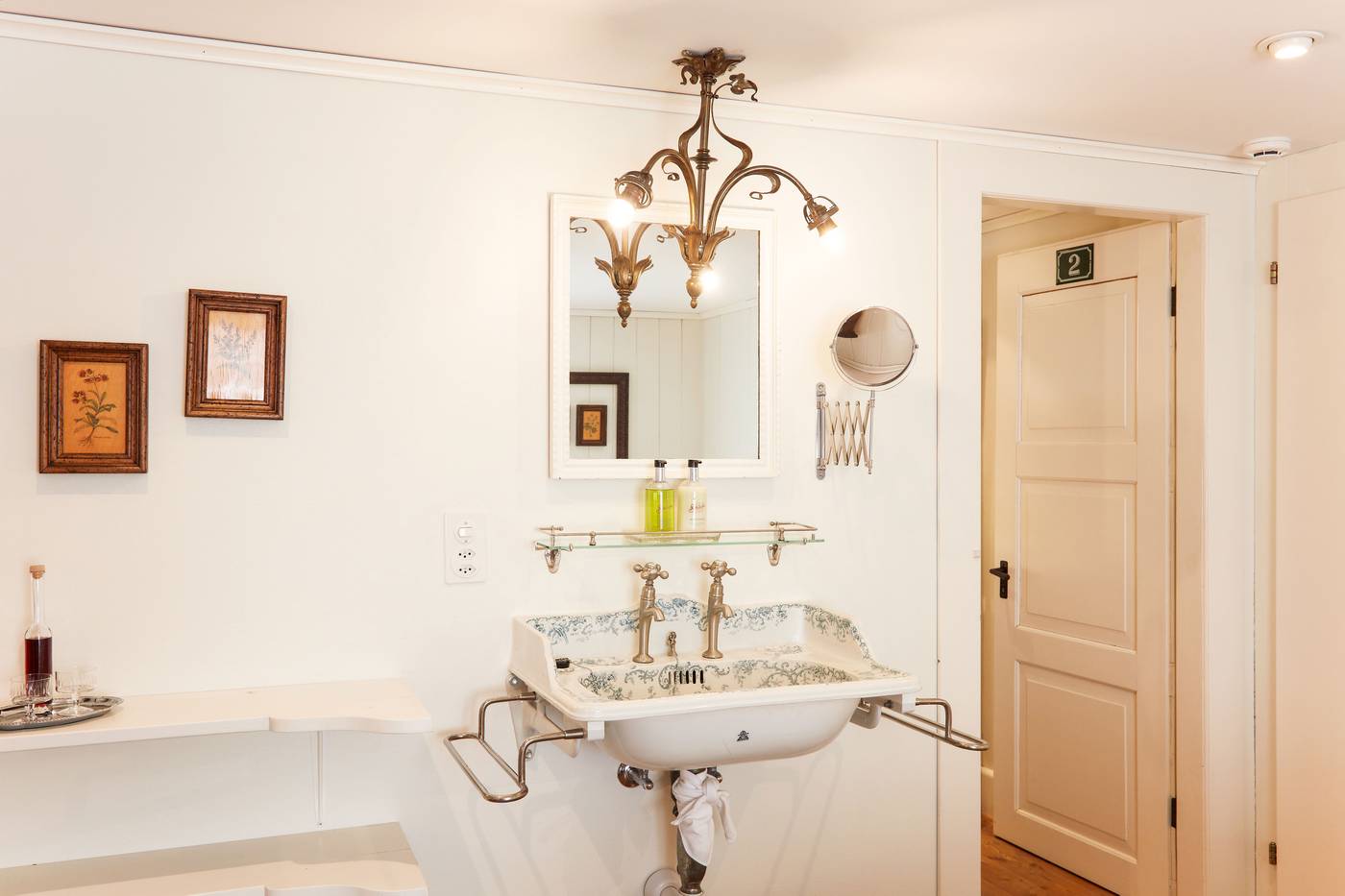 Boutique-Hotel Schluessel-Switzerland-Beckenried-Room-6