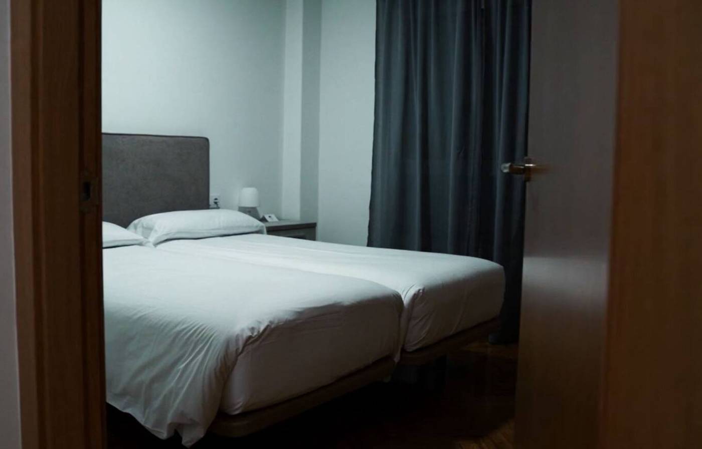 Cíes Suitel García Barbón 73-Spain-Vigo-Room-9