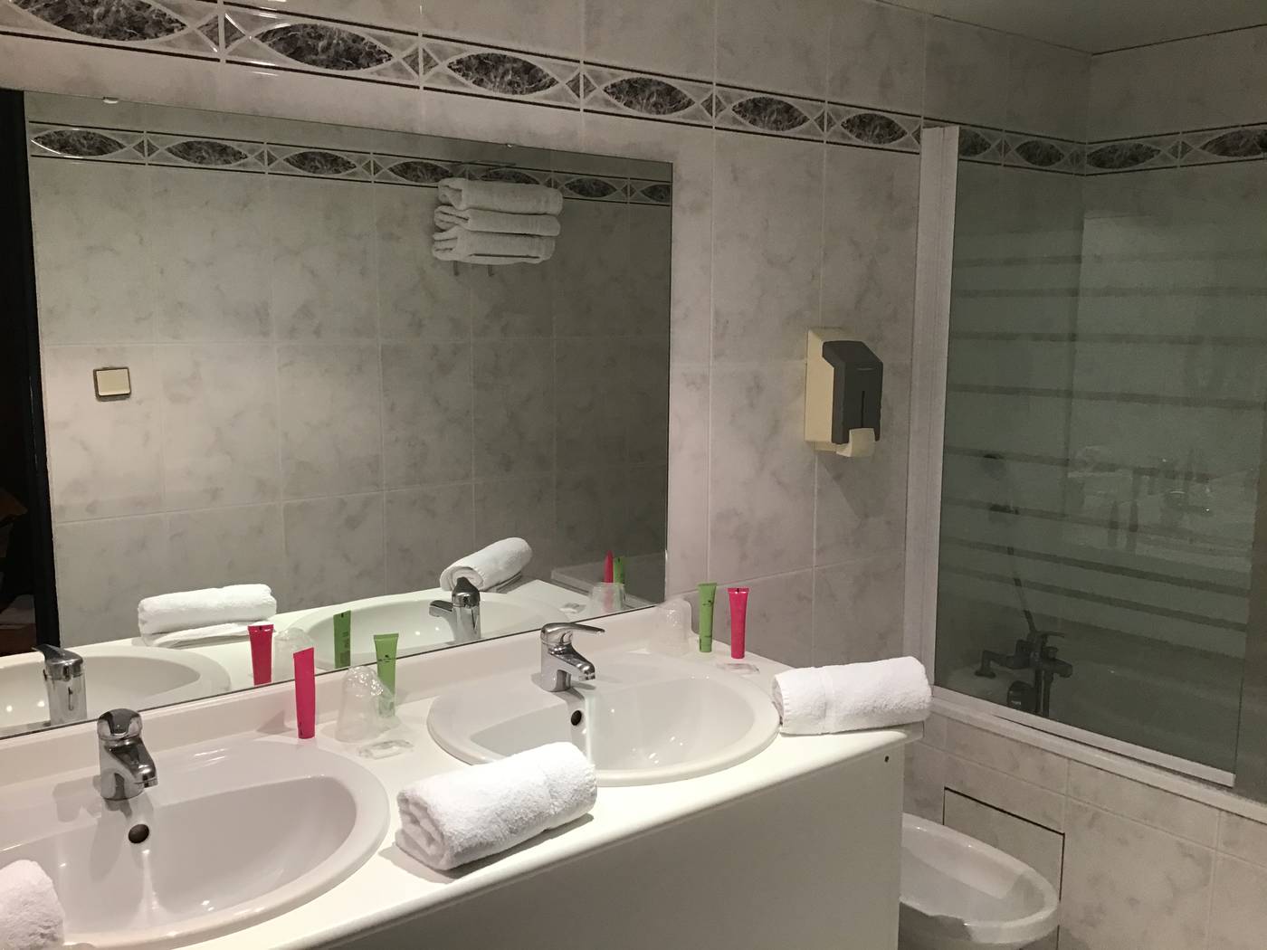 Hôtel Angelic-France-LOURDES-Room-5