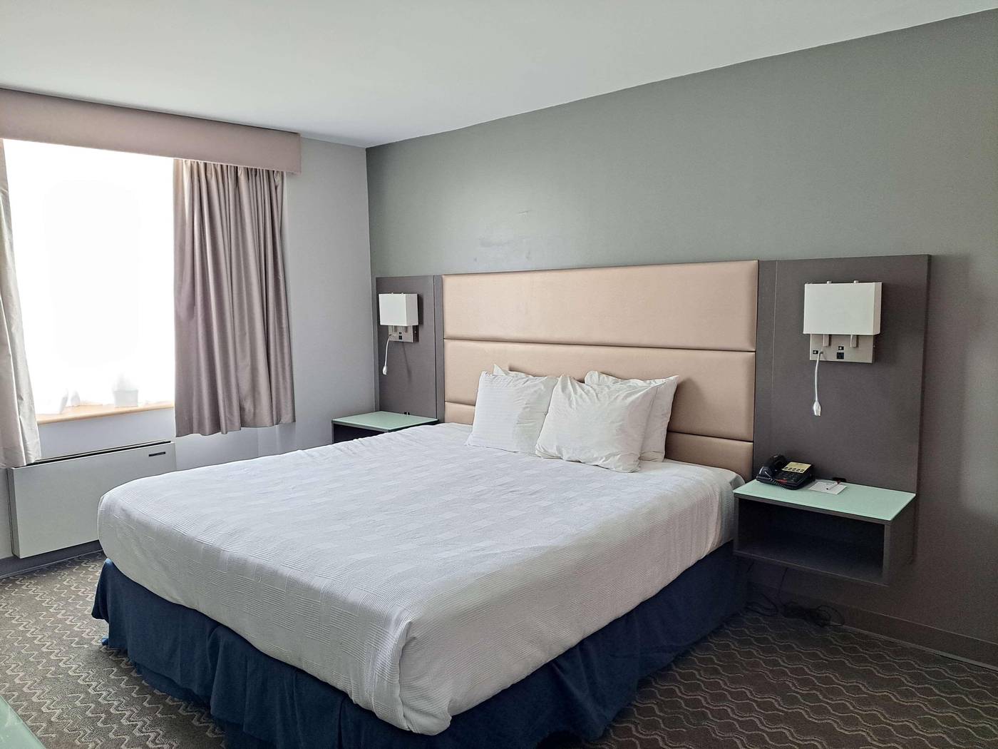 Best-Western-Plus-Vancouver-Airport-Hotel-Room-26
