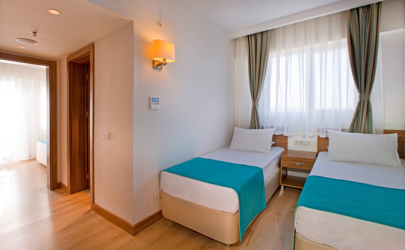 Grand-Park-Lara-Room-21