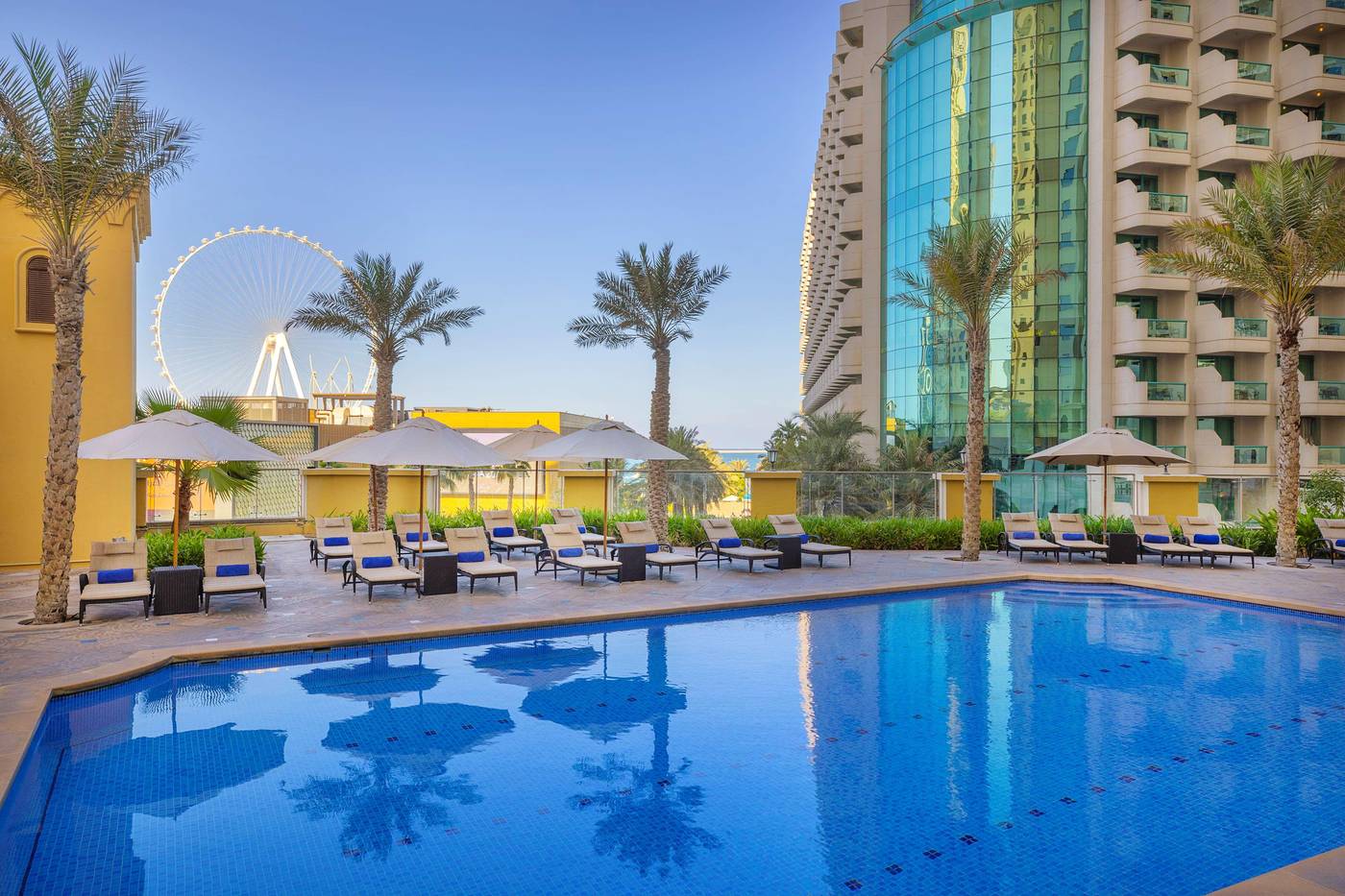 Hilton-Dubai-The-Walk-Pool-1
