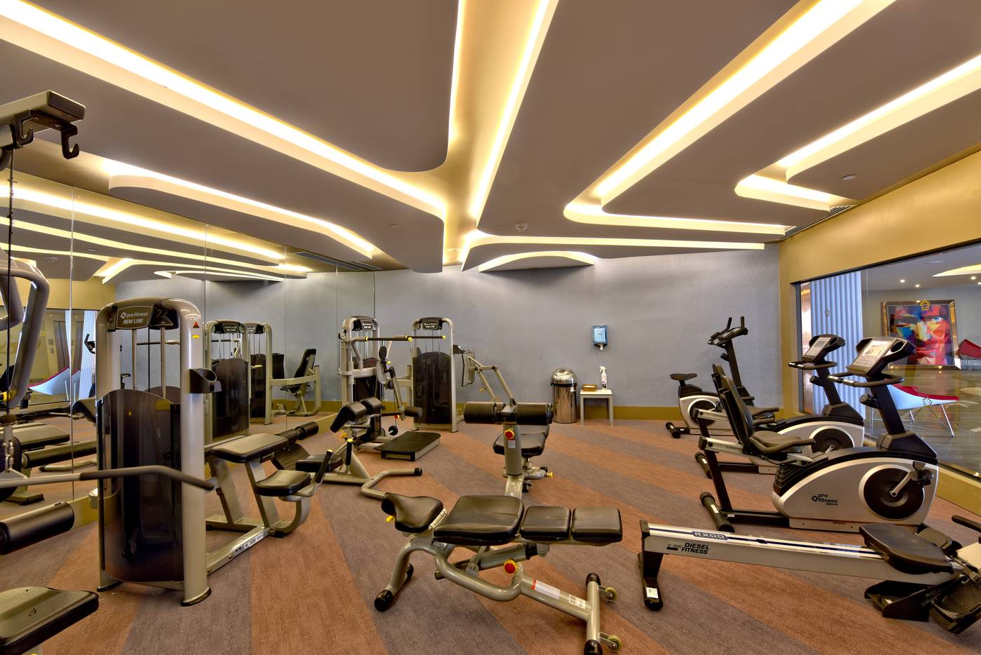 Side-Star-Elegance-Sports-and-Entertainment-62