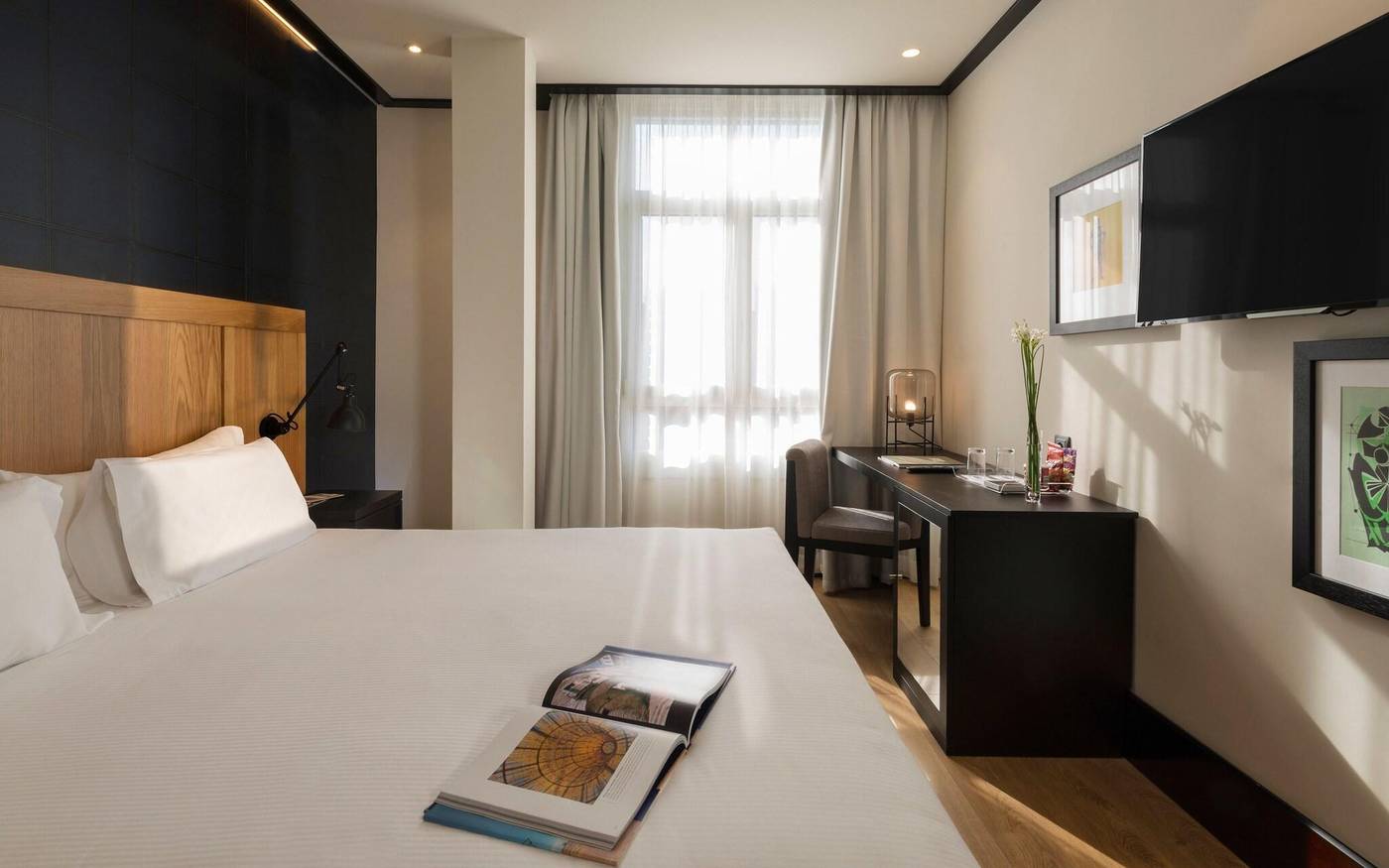 H10-Puerta-de-Alcala-Room-30