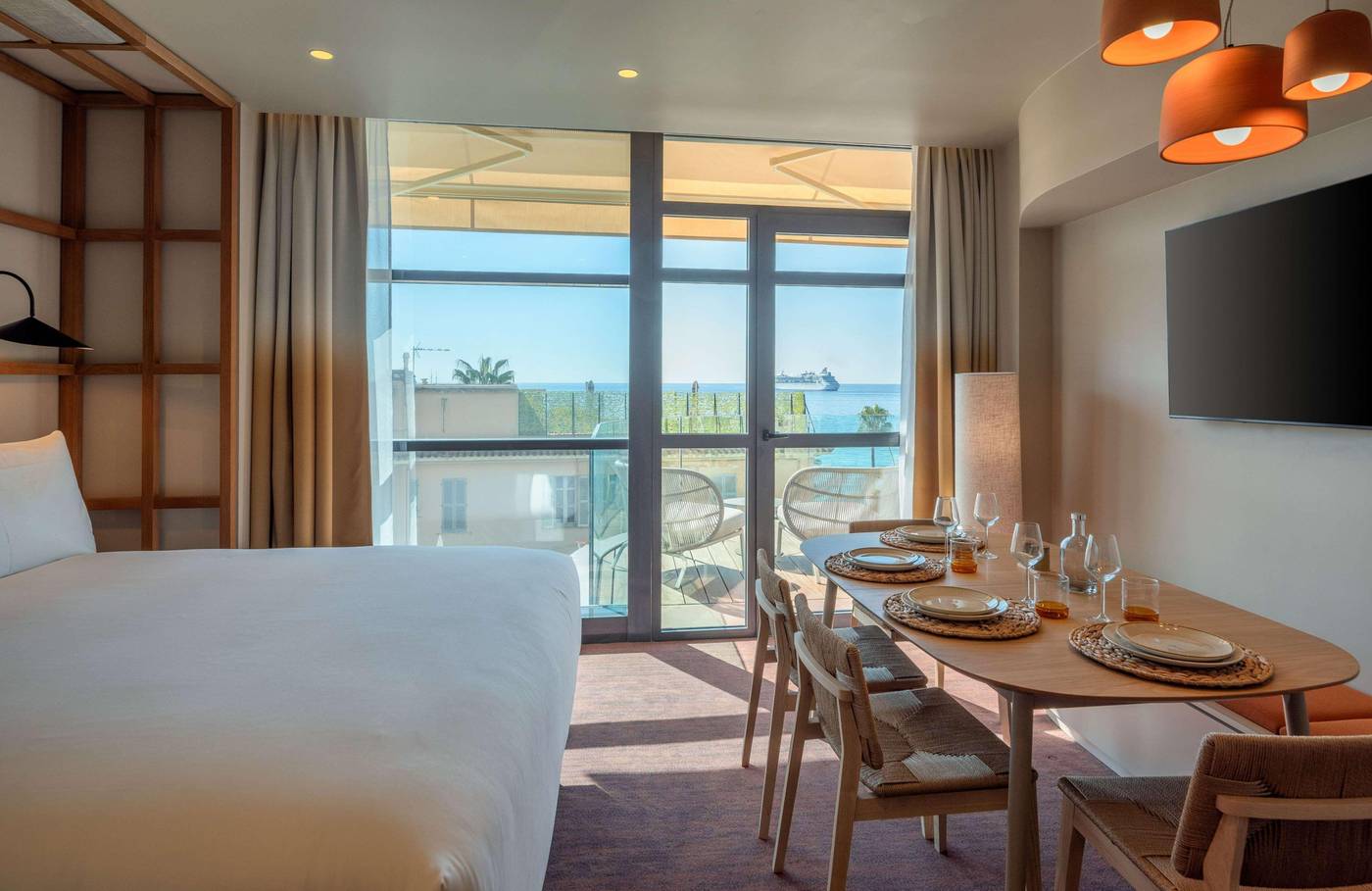 Canopy-by-Hilton-Cannes-Room-29