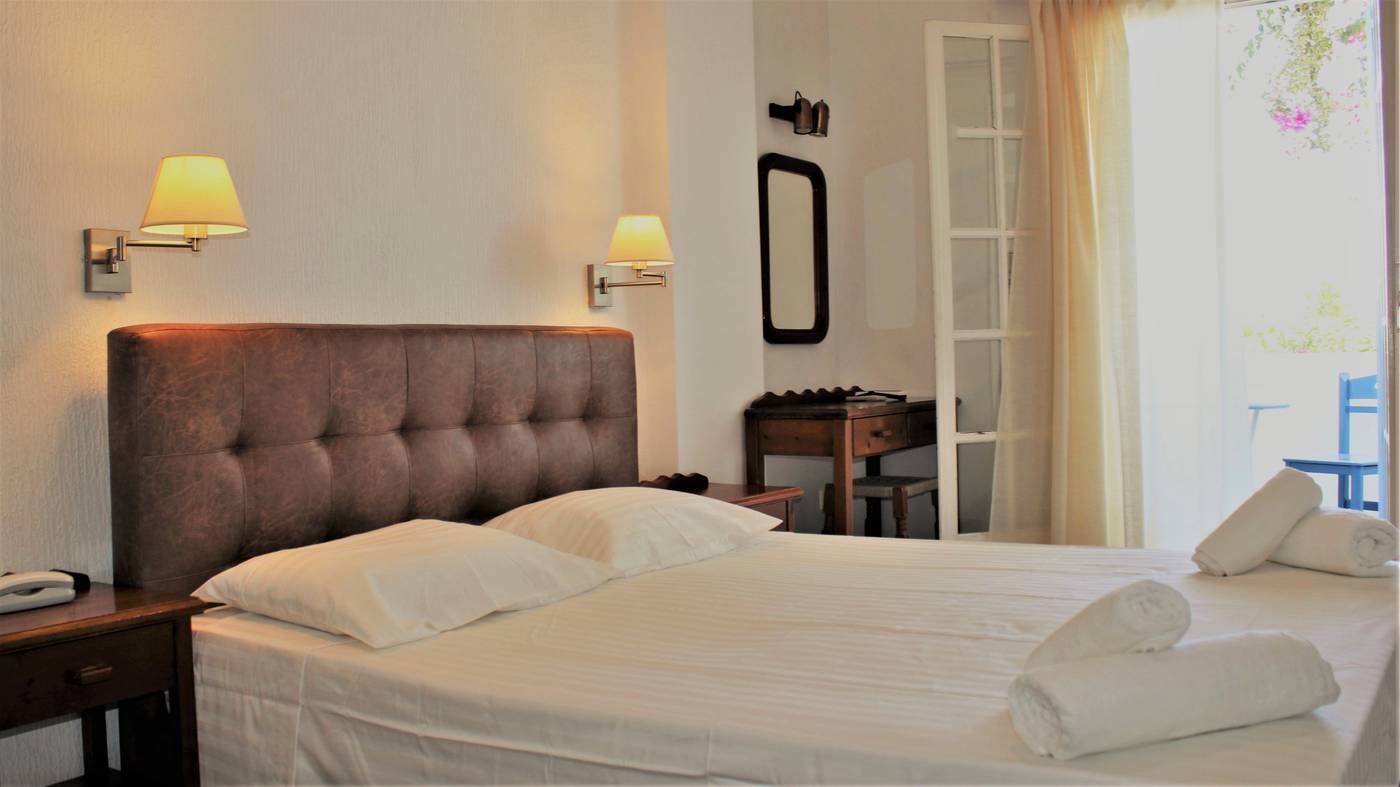 Artemis-Hotel-Kamari-Room-22