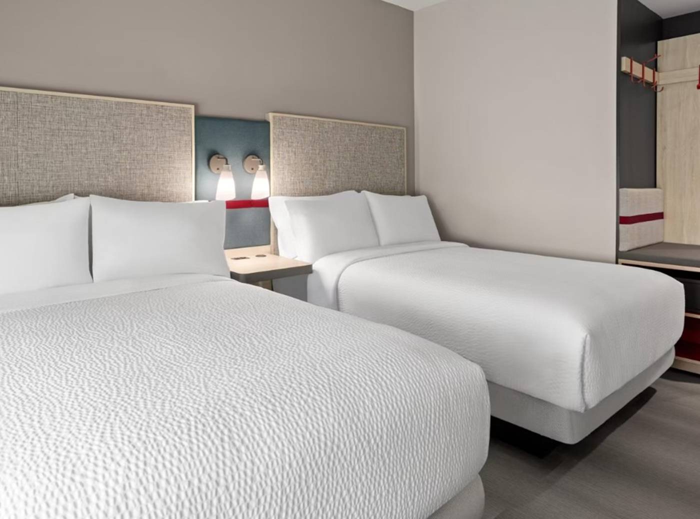 Avid-Hotels-Brooklyn-Dyker-Heights-Room-7