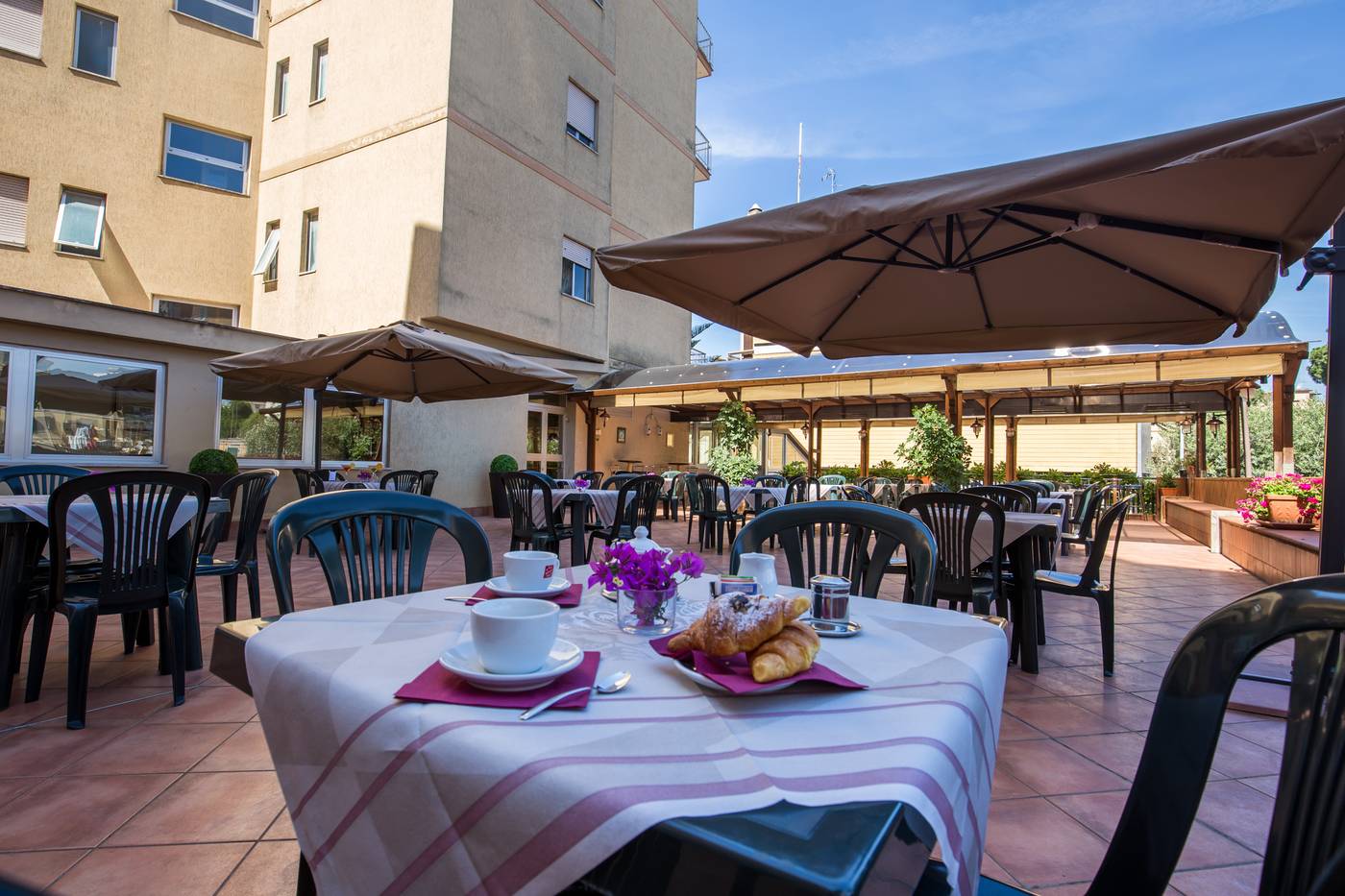 Hotel-Casa-Tra-Noi-Terrace-1