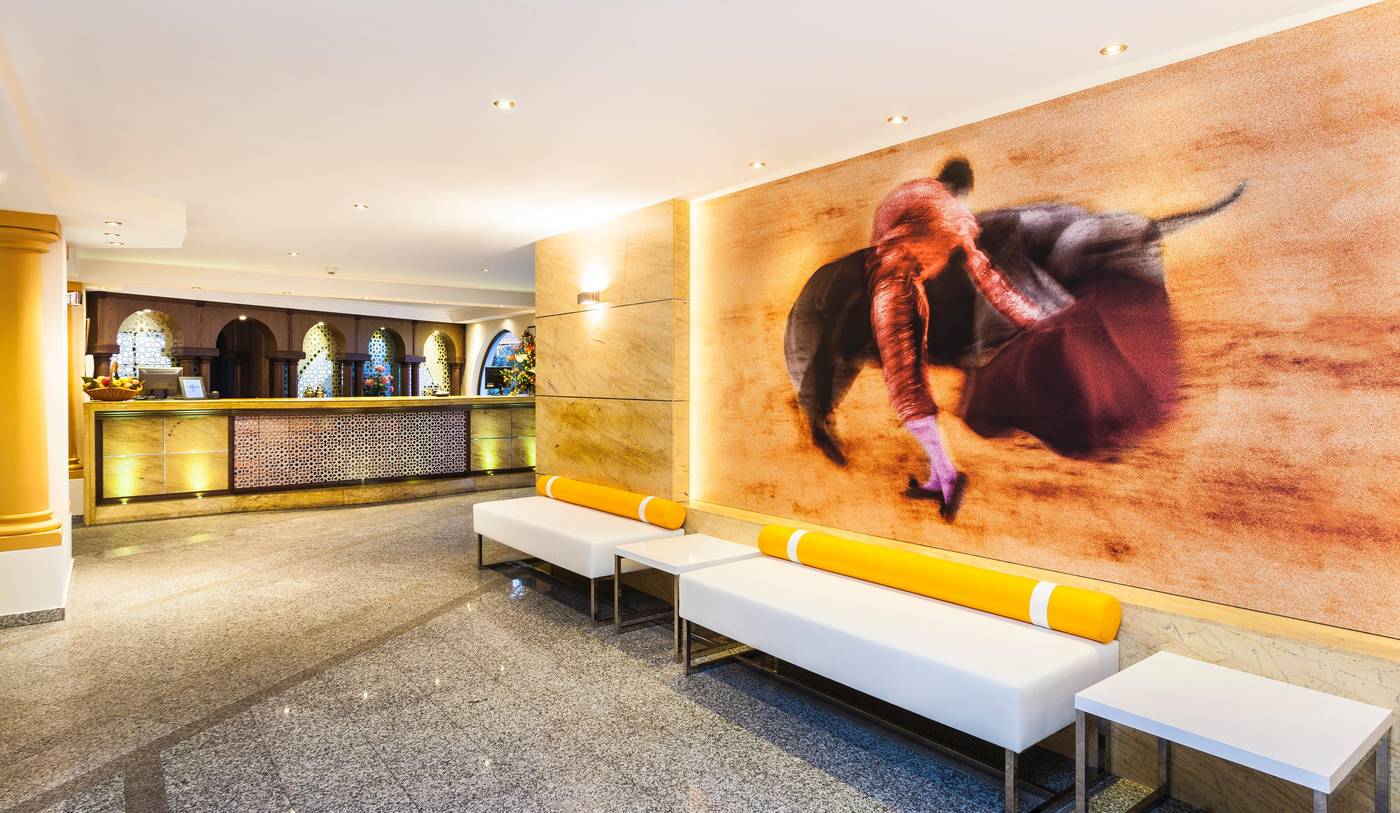 Hotel-Globales-Cortijo-Blanco-Lobby-36