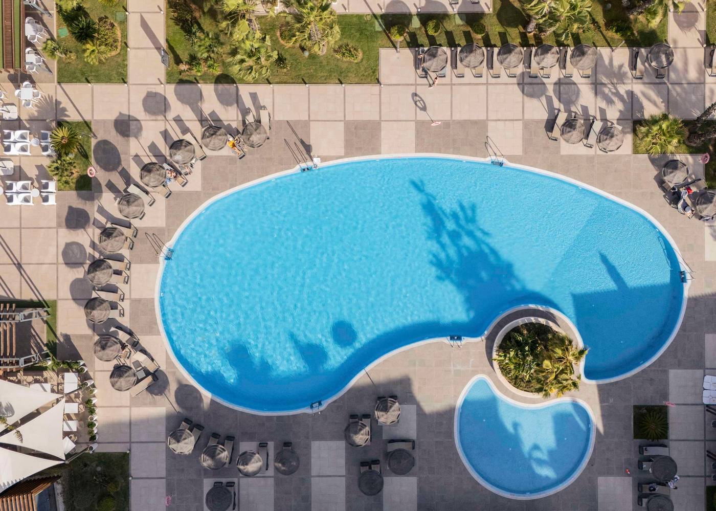 Barcelo-Punta-Umbr----a-Mar-Pool-15