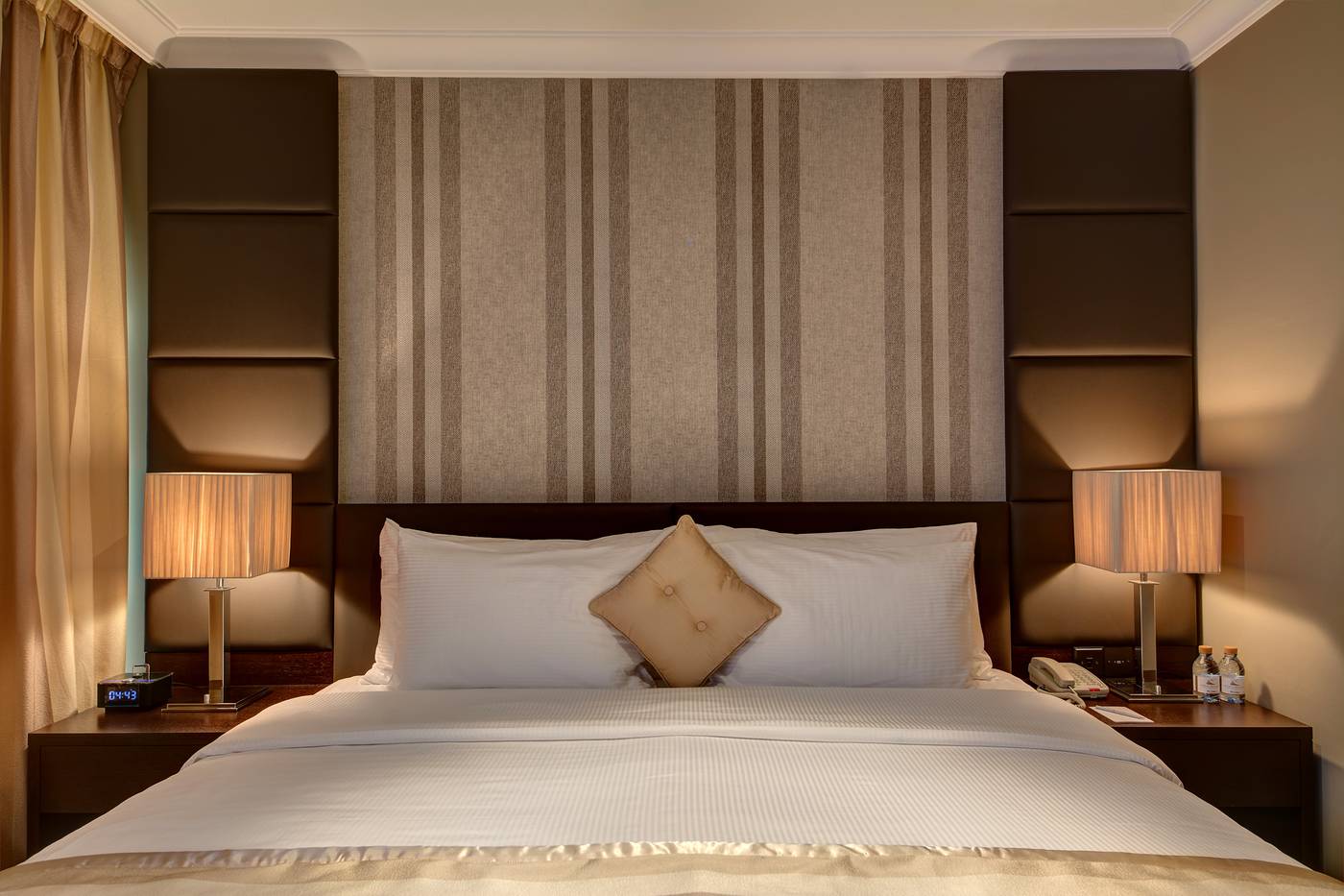 Dubai-Marine-Beach-Resort-and-Spa-Room-42