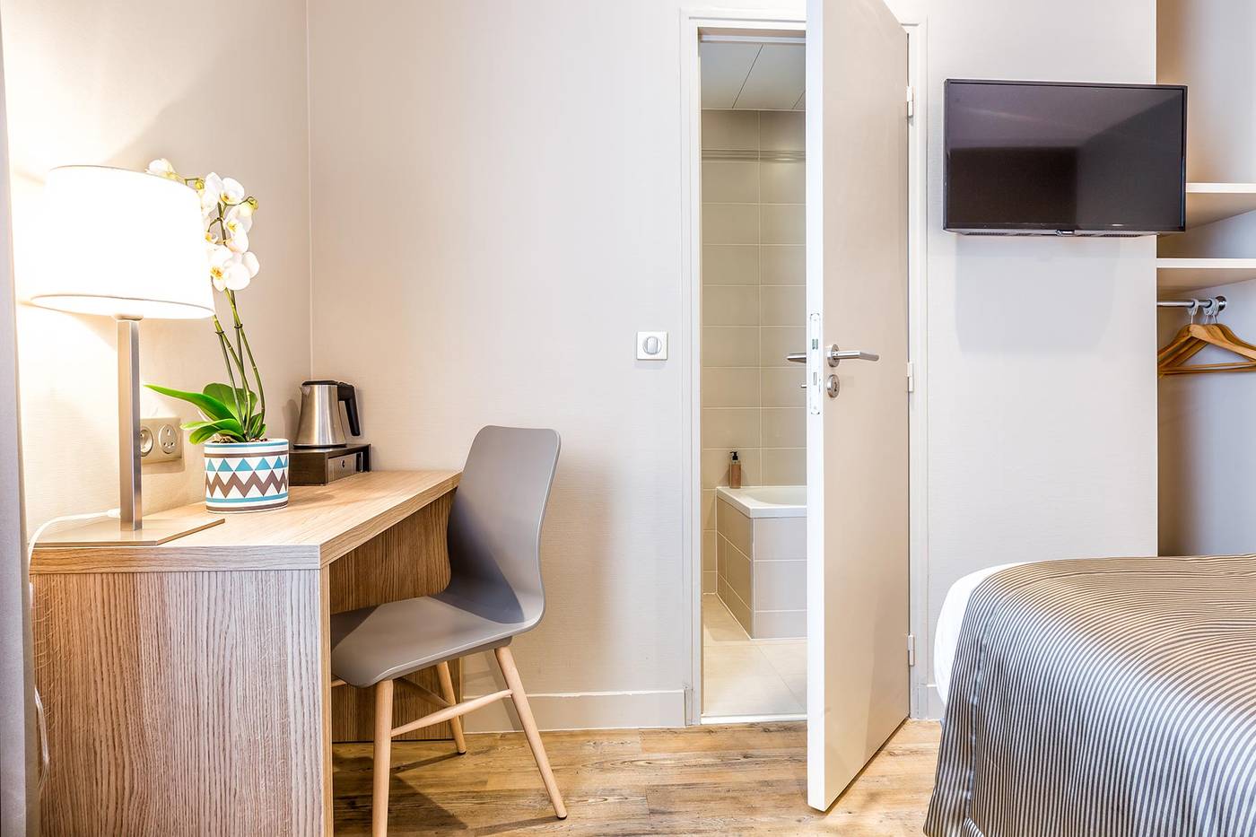 Hotel-Paris-D-Issy-Porte-De-Versailles-Room-3