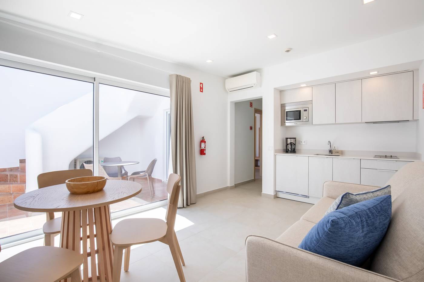 ----ncora-Park-Room-31