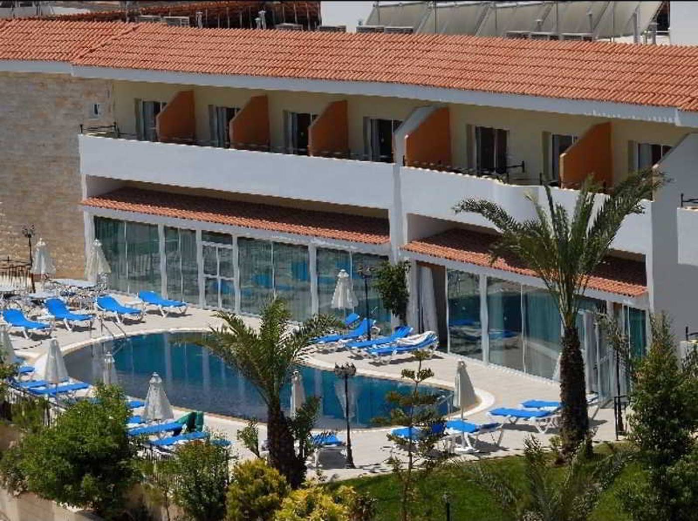 M--Moniatis-Hotel-Pool-3