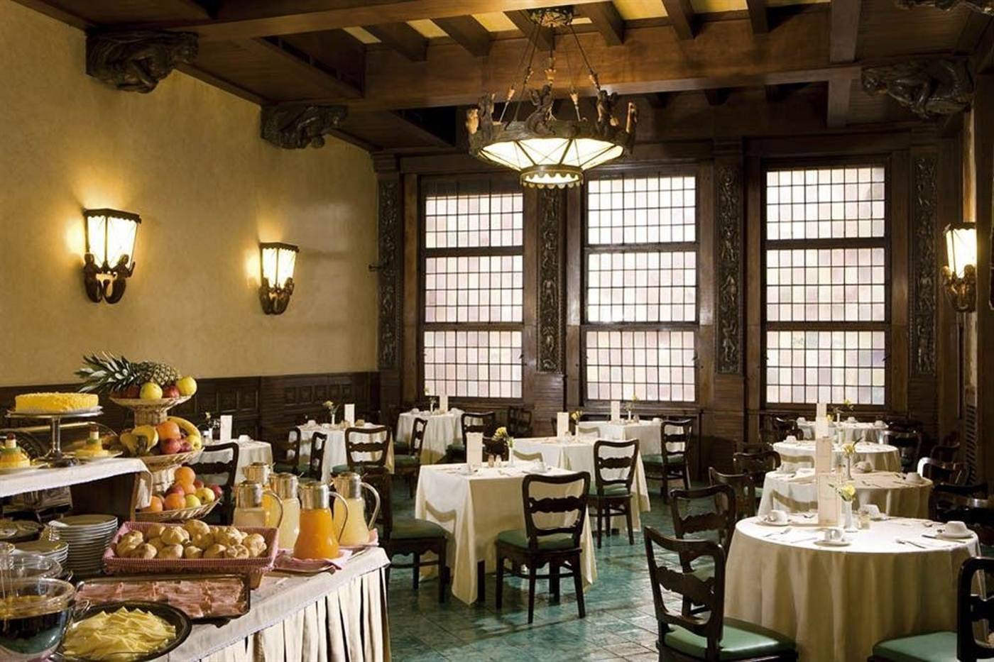 Bettoja-Hotel-Atlantico-Restaurant-34