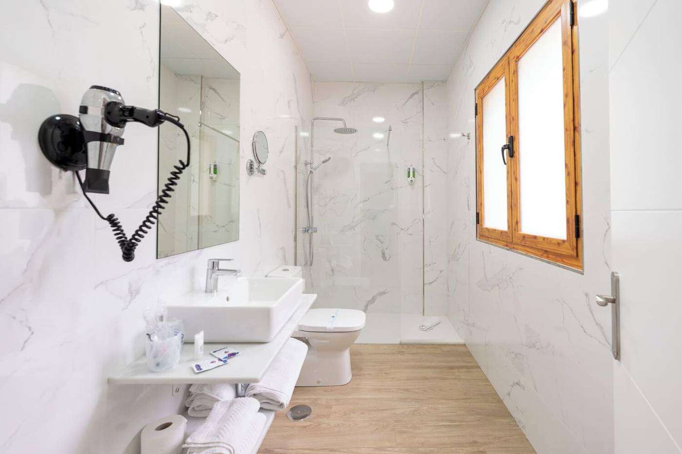 Hotel-Plaza-del-Castillo-Room-39