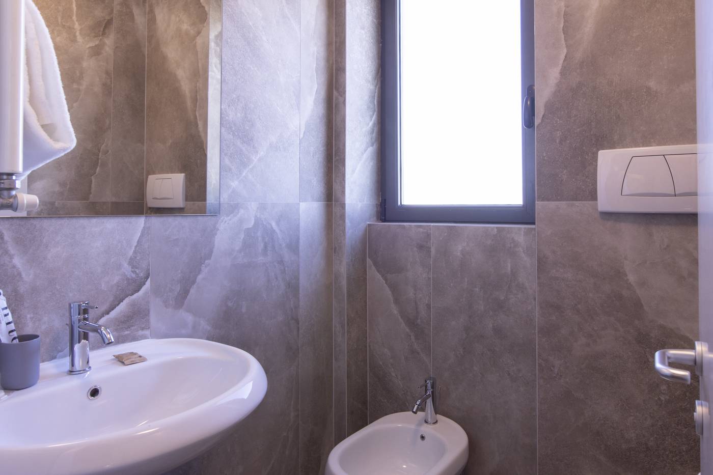 The-Smooth-Rome-Room-33