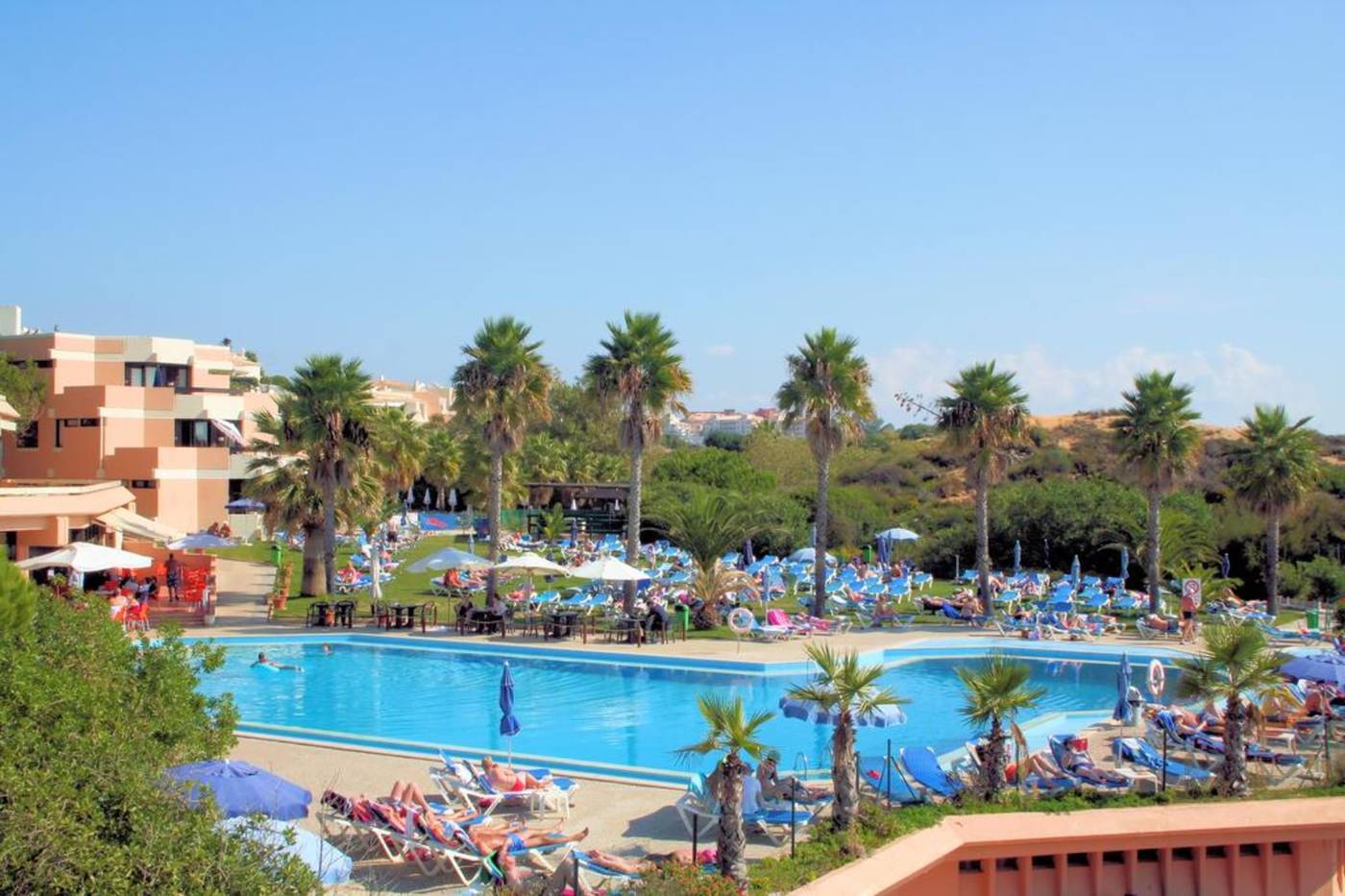 Auramar-Beach-Resort-Pool-10