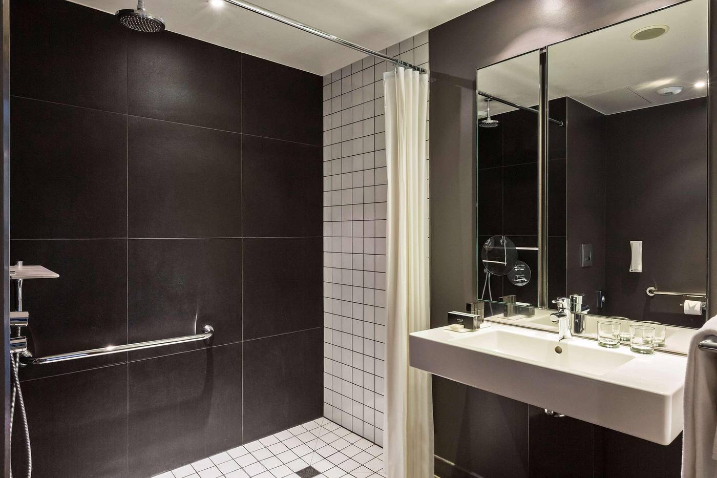 Melia-Paris-La-Defense-Room-54