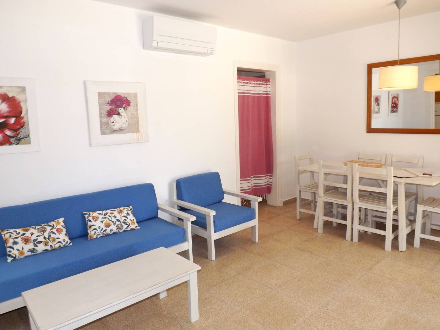 Nure-Cel-Blau-Room-35