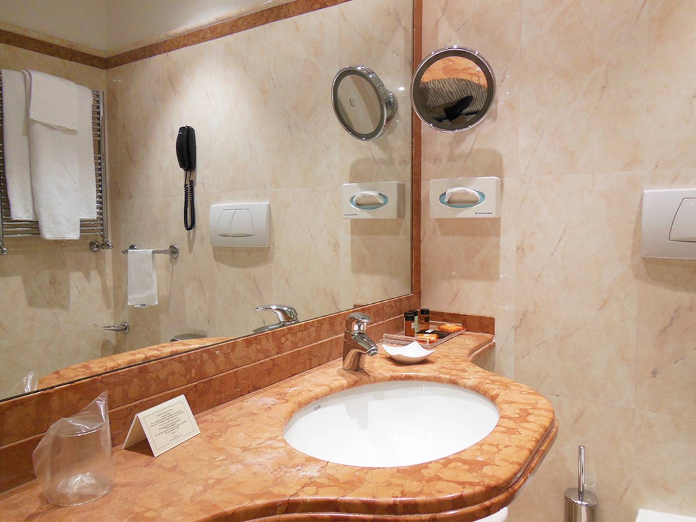 Dei-Borgognoni-Room-21