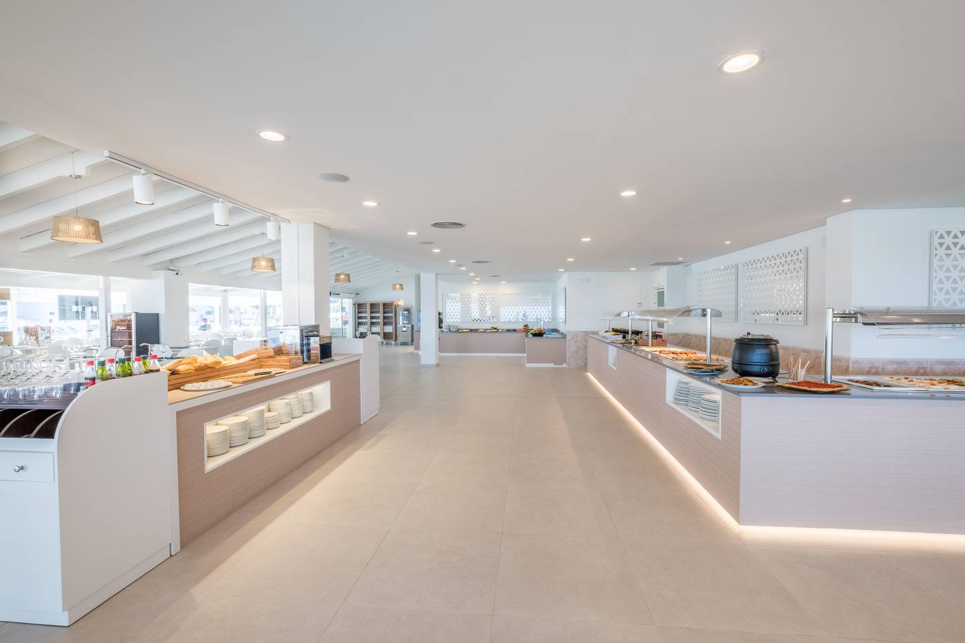 Carema-Beach-Menorca-Restaurant-28