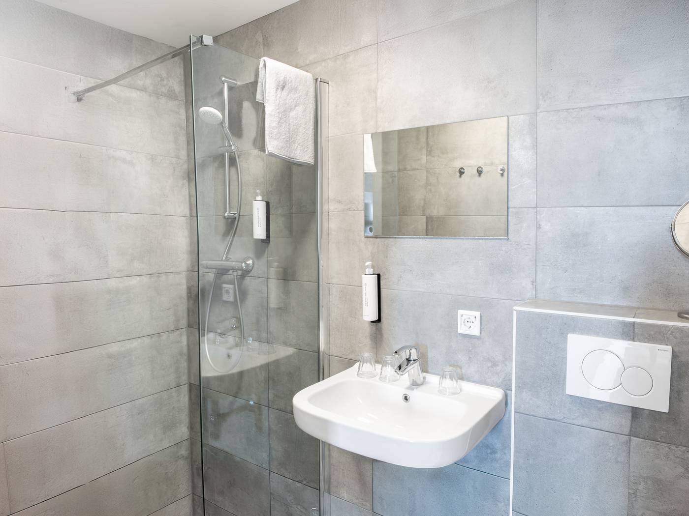 Amsterdam-Lake-Hotel-Room-30