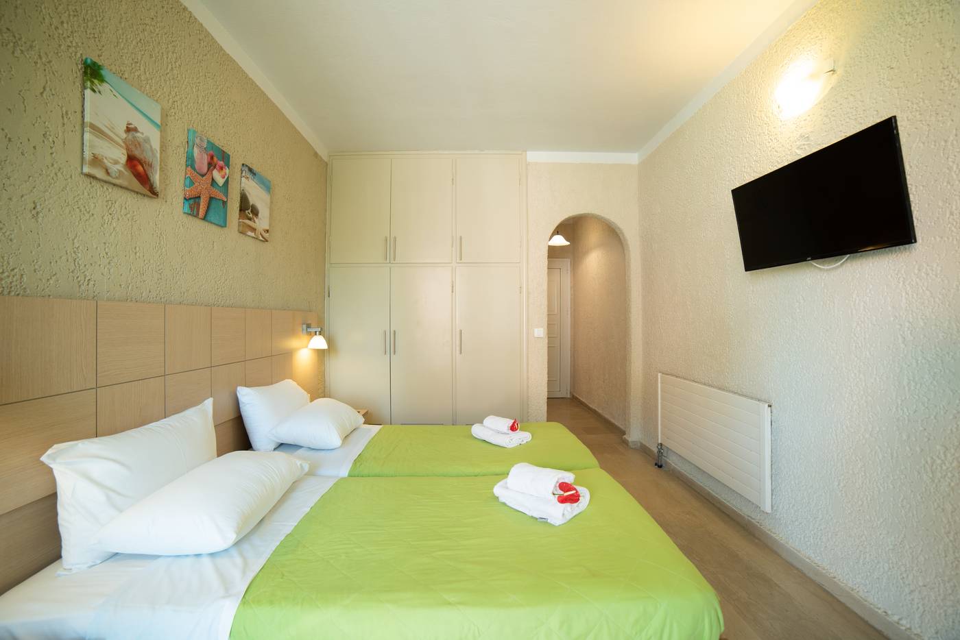 Alkionis--Room-8