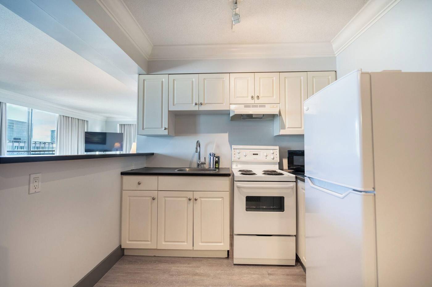 Century-Plaza-Hotel---Spa-Vancouver-Room-76